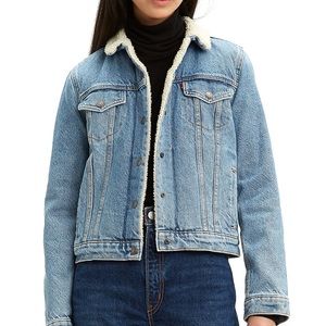 NWOT - Levi’s Original Trucker Sherpa Jacket - Never Worn, Small